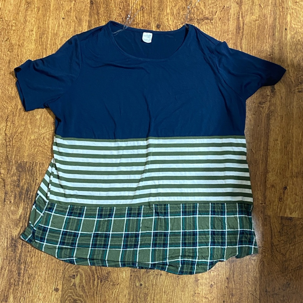 terra & sky Woman’s Short Sleeve Tee